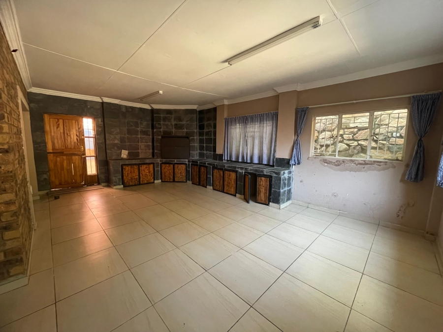 6 Bedroom Property for Sale in Ifafi North West